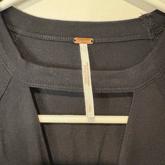 Free People Women's Deep V-neck Knot Front T-shirt Blouse Size Small Rayon - Picture 6 of 6